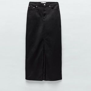 Zara Black midi skirt with front slit size…